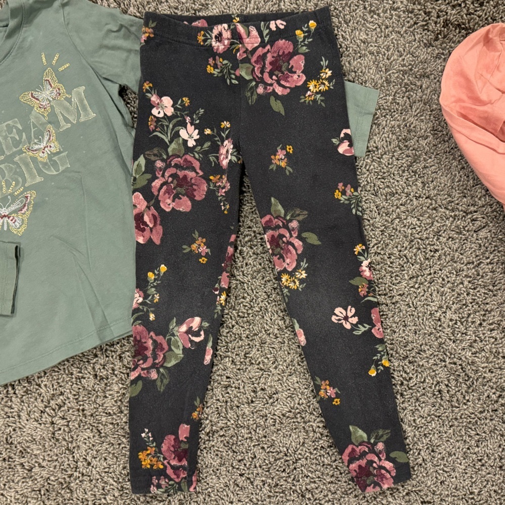 Girls OshKosh Fall bundle, size 5-6 - Picture 5 of 10